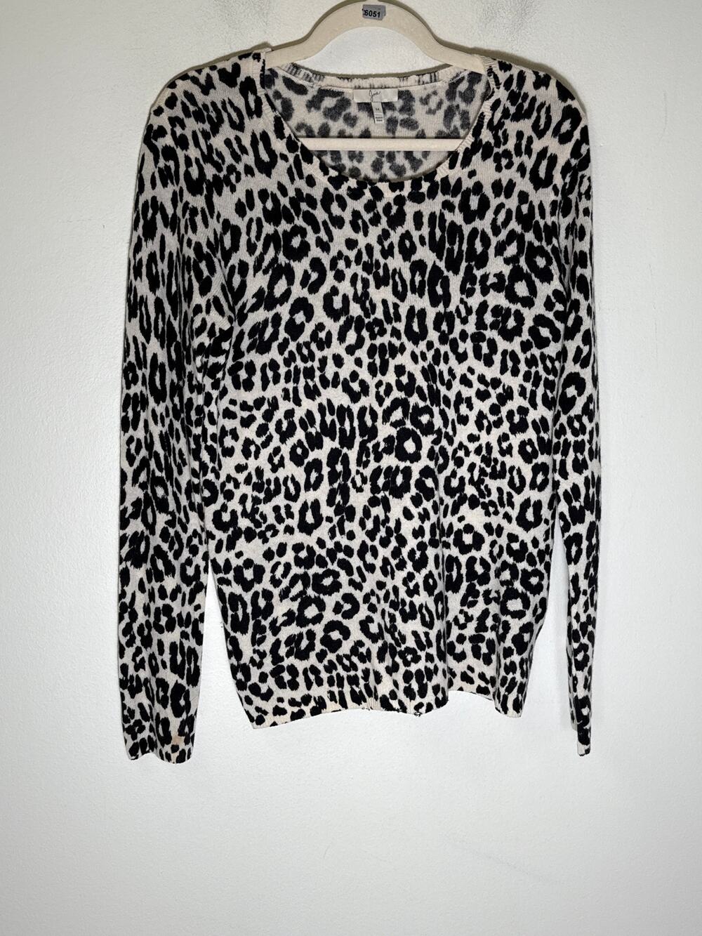 Joie Black and White Cheetah Print Long Sleeve Cashmere Sweater Sz M
